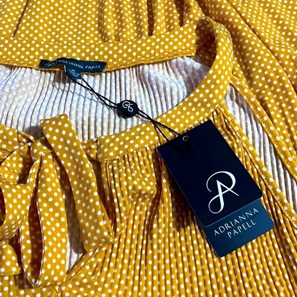 NWT | ADRIANNA PAPELL Tie Neck Dot Print Top - Picture 3 of 4